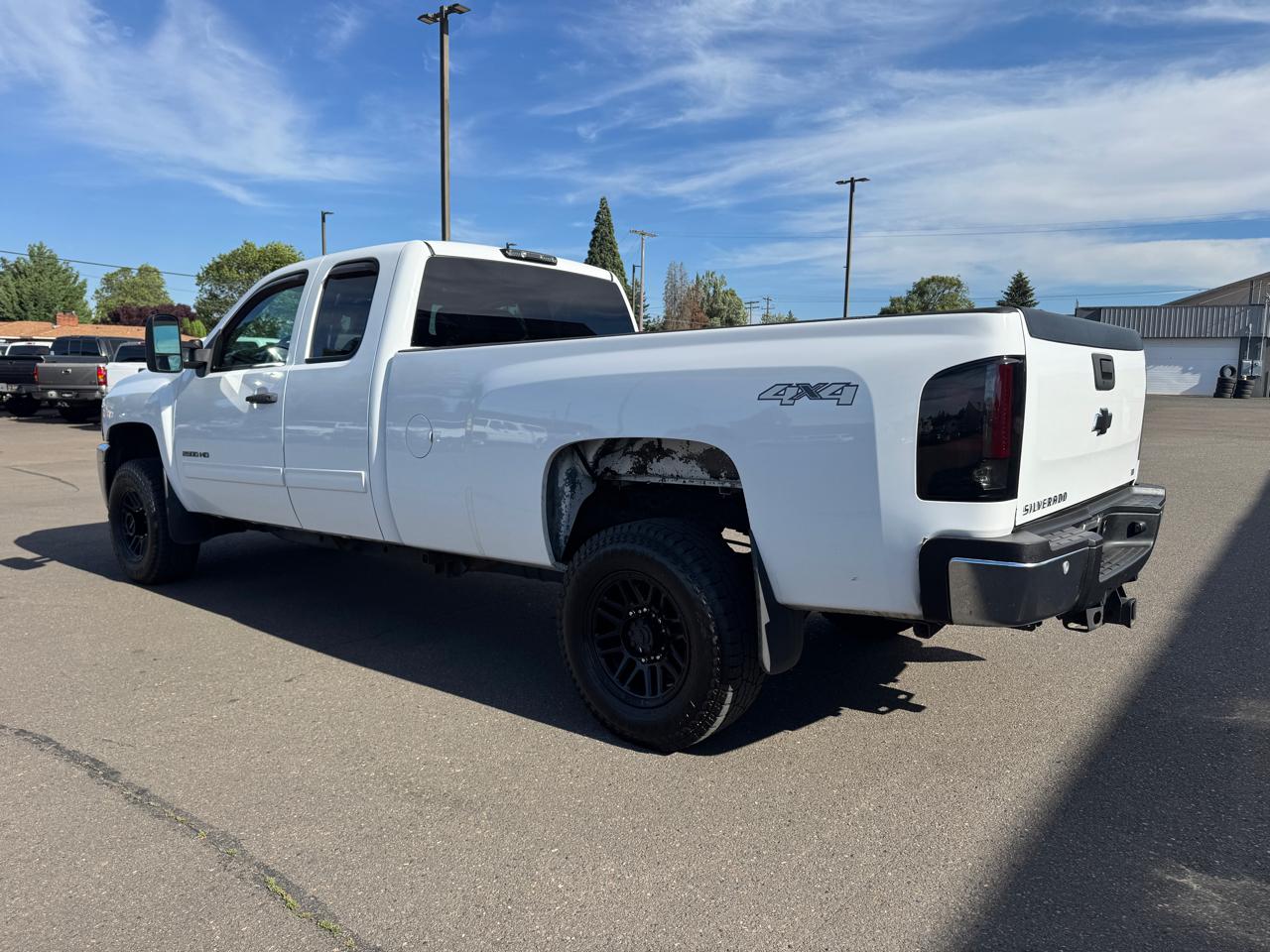 Chevrolet Silverado 3500HD LT Crew Cab 4WD 2011