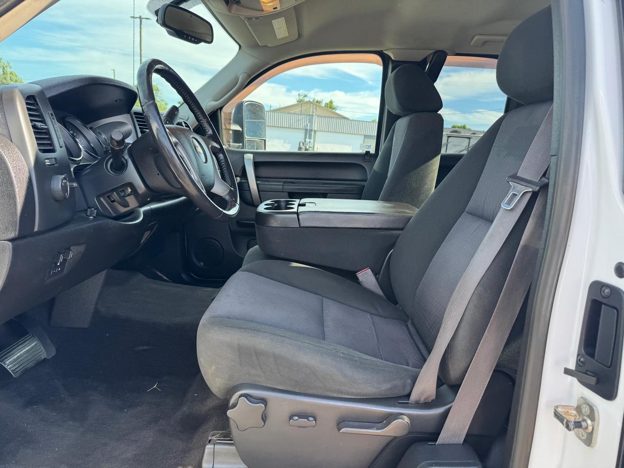 Chevrolet Silverado 3500HD LT Crew Cab 4WD 2011