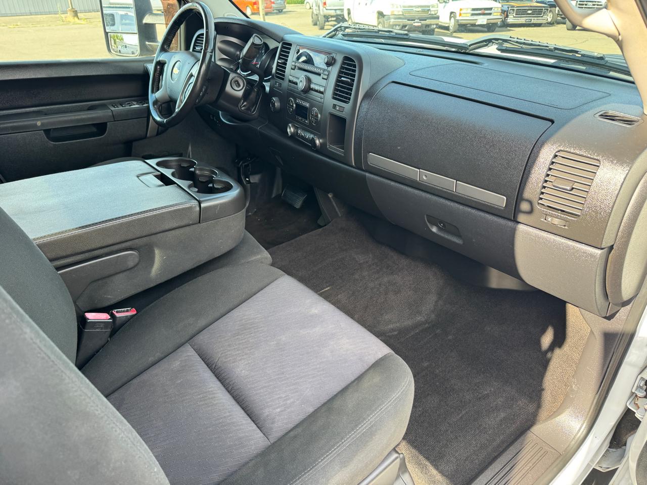 Chevrolet Silverado 3500HD LT Crew Cab 4WD 2011