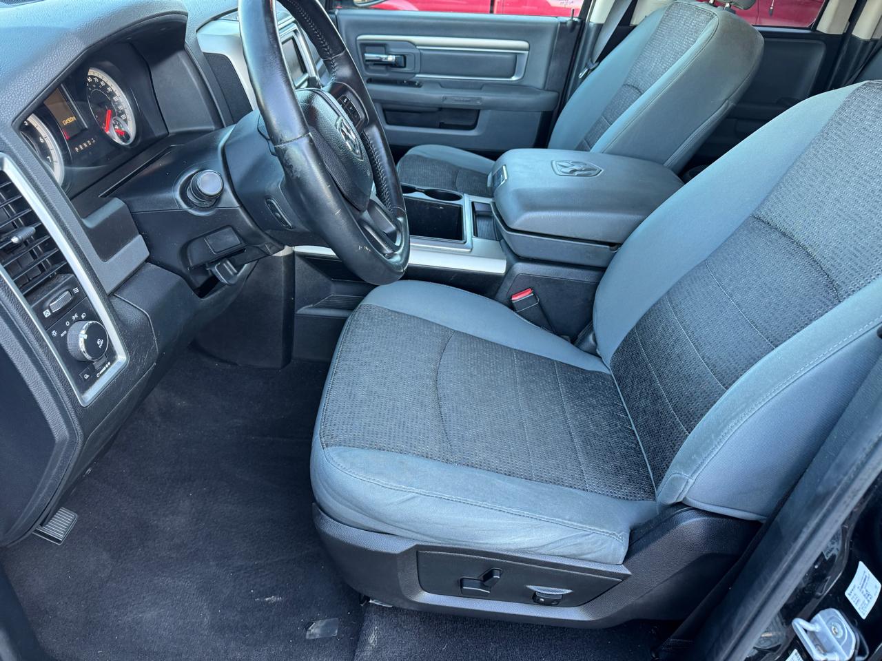 RAM 1500 SLT Quad Cab 4WD 2014