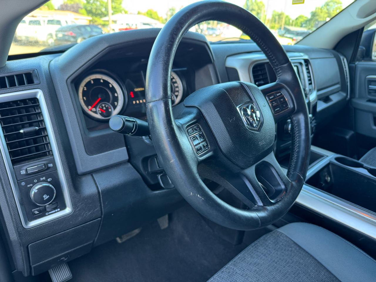 RAM 1500 SLT Quad Cab 4WD 2014