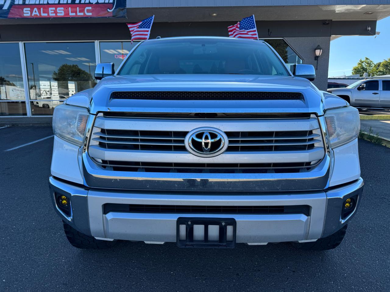 Toyota Tundra Platinum CrewMax 5.7L 4WD 2015
