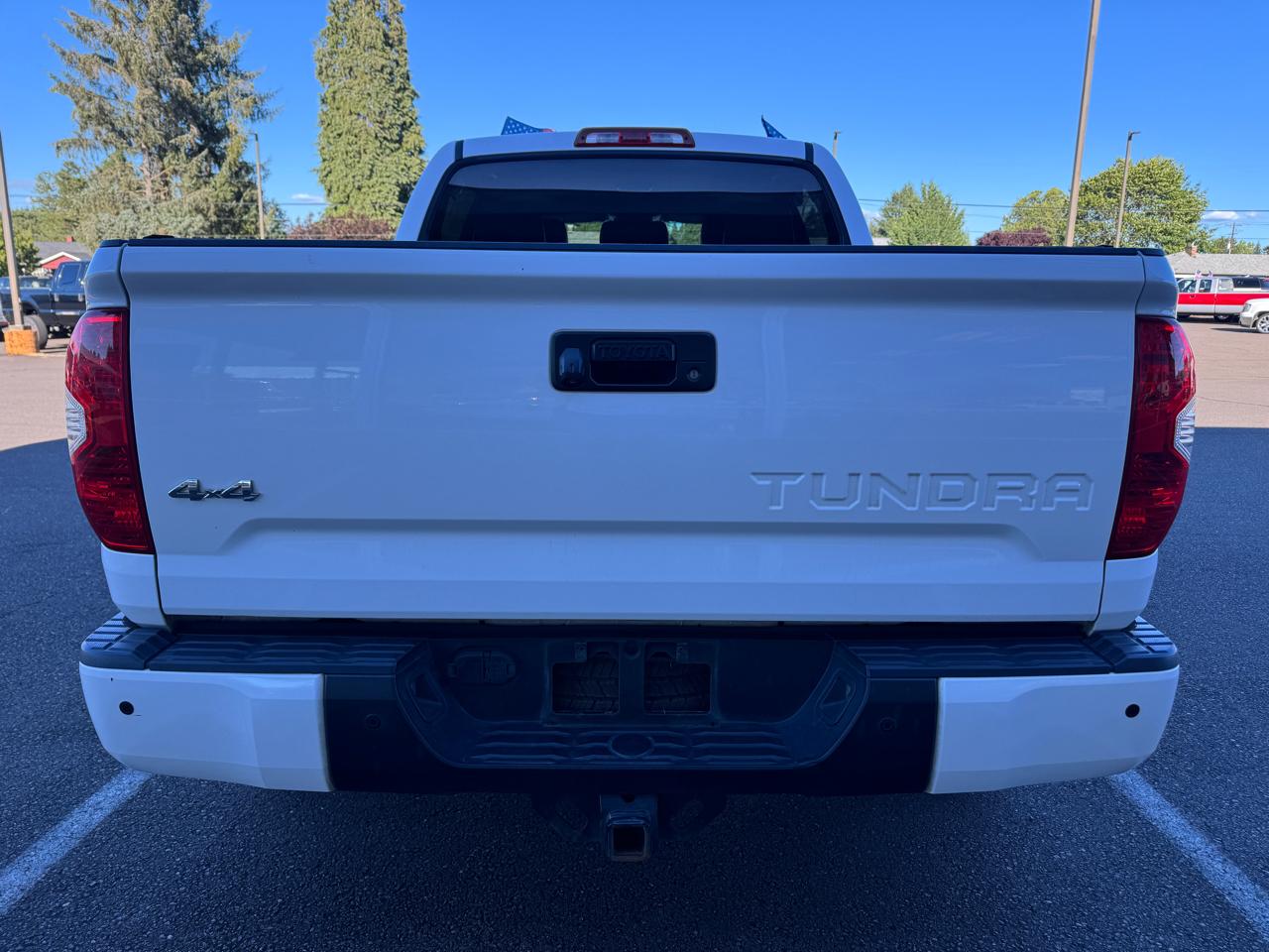 Toyota Tundra Platinum CrewMax 5.7L 4WD 2015