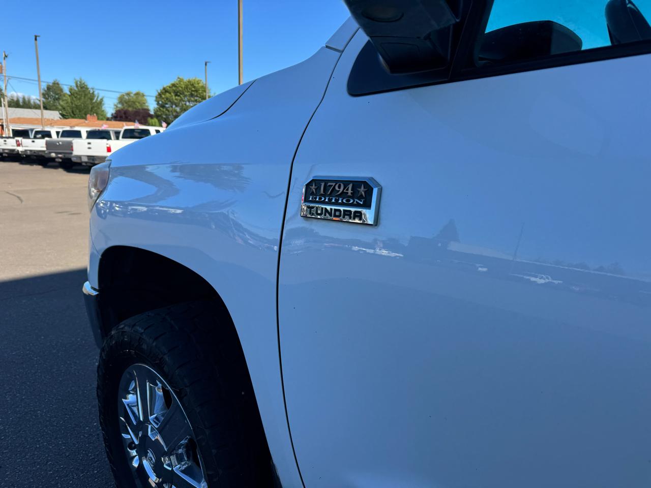 Toyota Tundra Platinum CrewMax 5.7L 4WD 2015