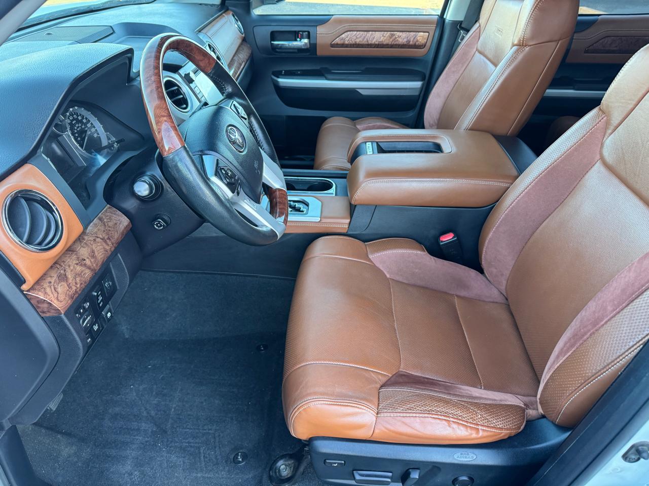 Toyota Tundra Platinum CrewMax 5.7L 4WD 2015