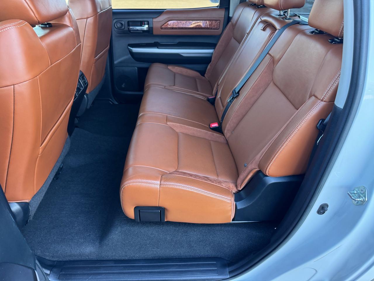 Toyota Tundra Platinum CrewMax 5.7L 4WD 2015
