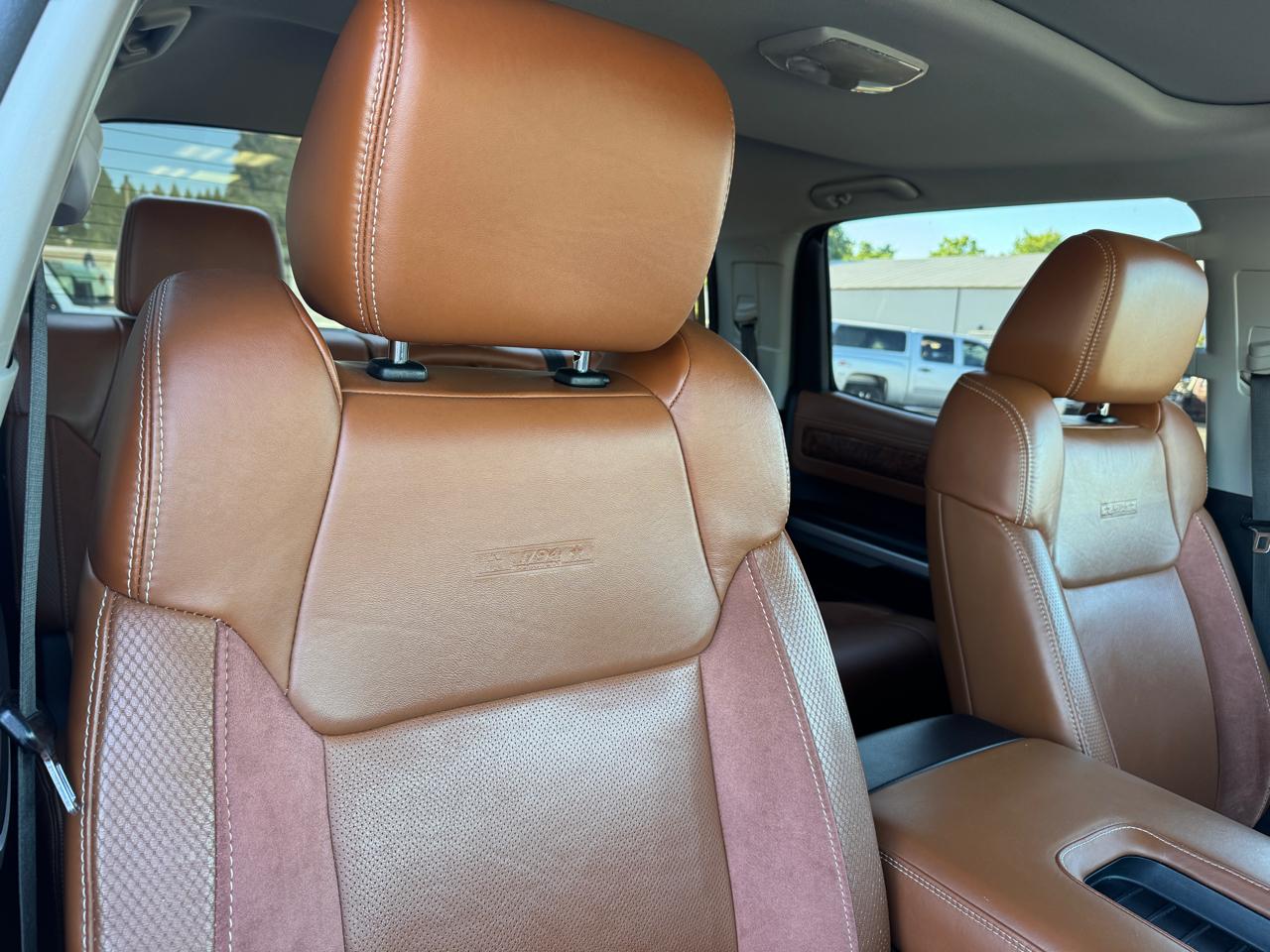 Toyota Tundra Platinum CrewMax 5.7L 4WD 2015