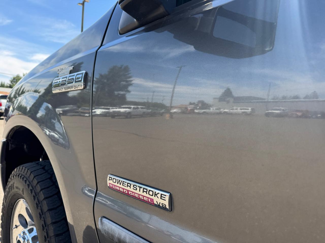 Ford F-350 SD Lariat Crew Cab 4WD 2005