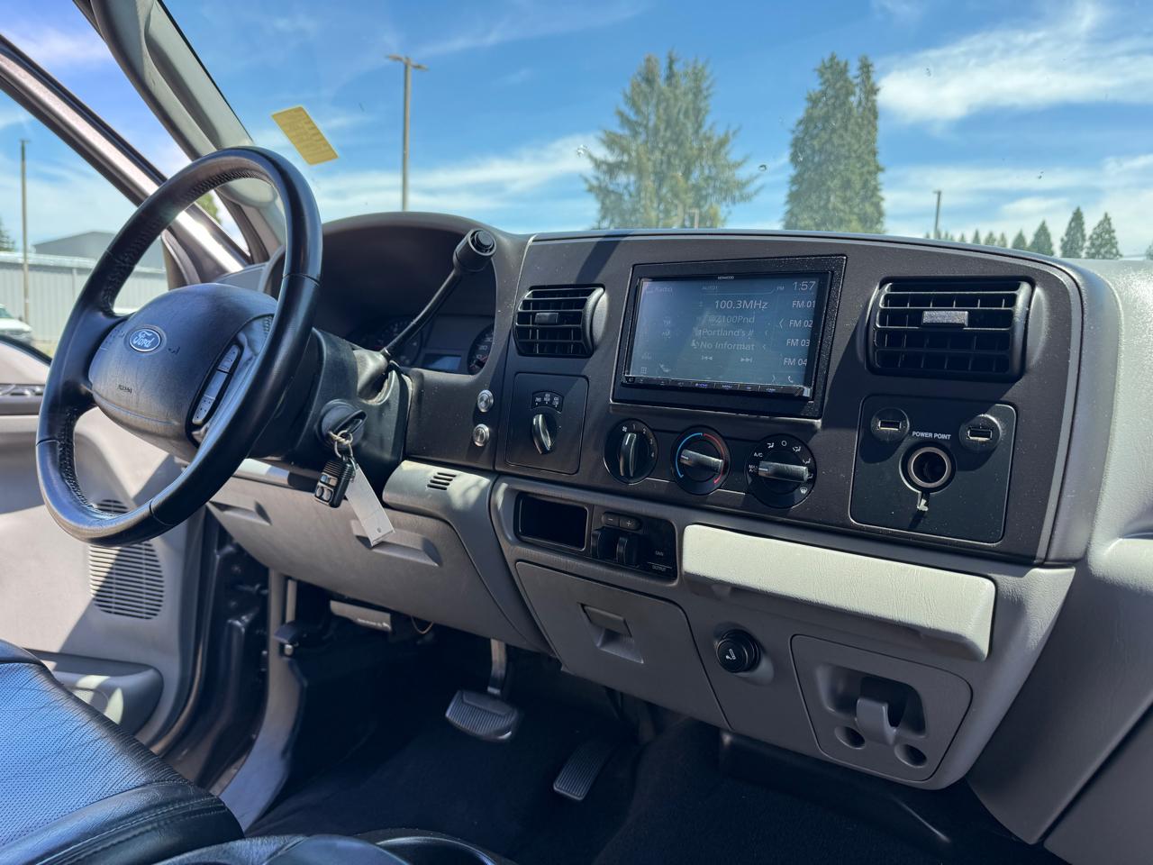 Ford F-350 SD Lariat Crew Cab 4WD 2005
