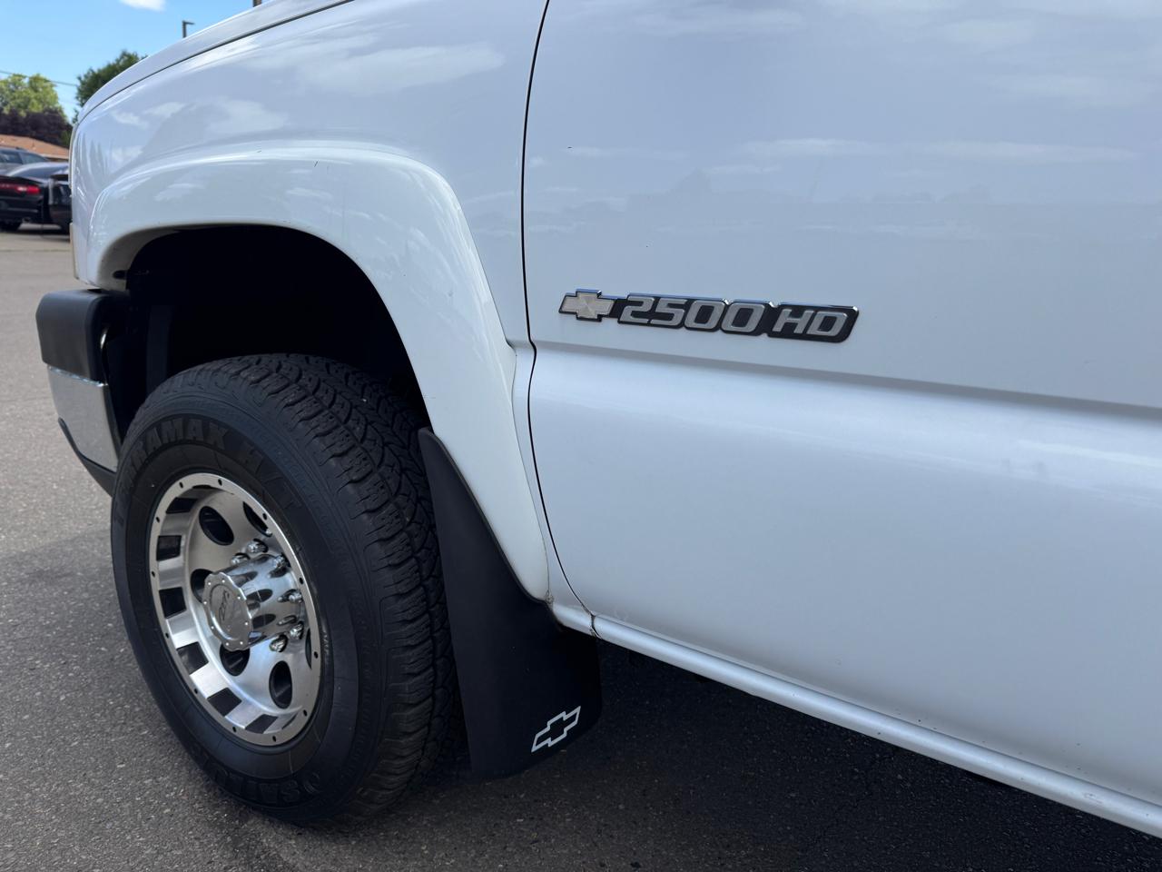 Chevrolet Silverado 2500HD Work Truck Crew Cab Short Bed 2WD 2004