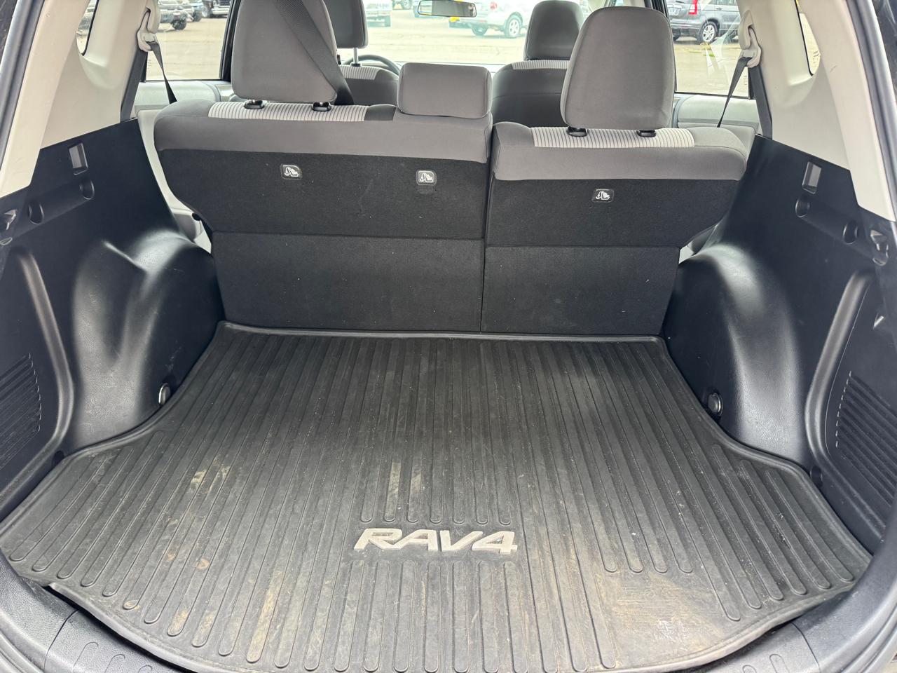 Toyota RAV4 LE AWD 2013