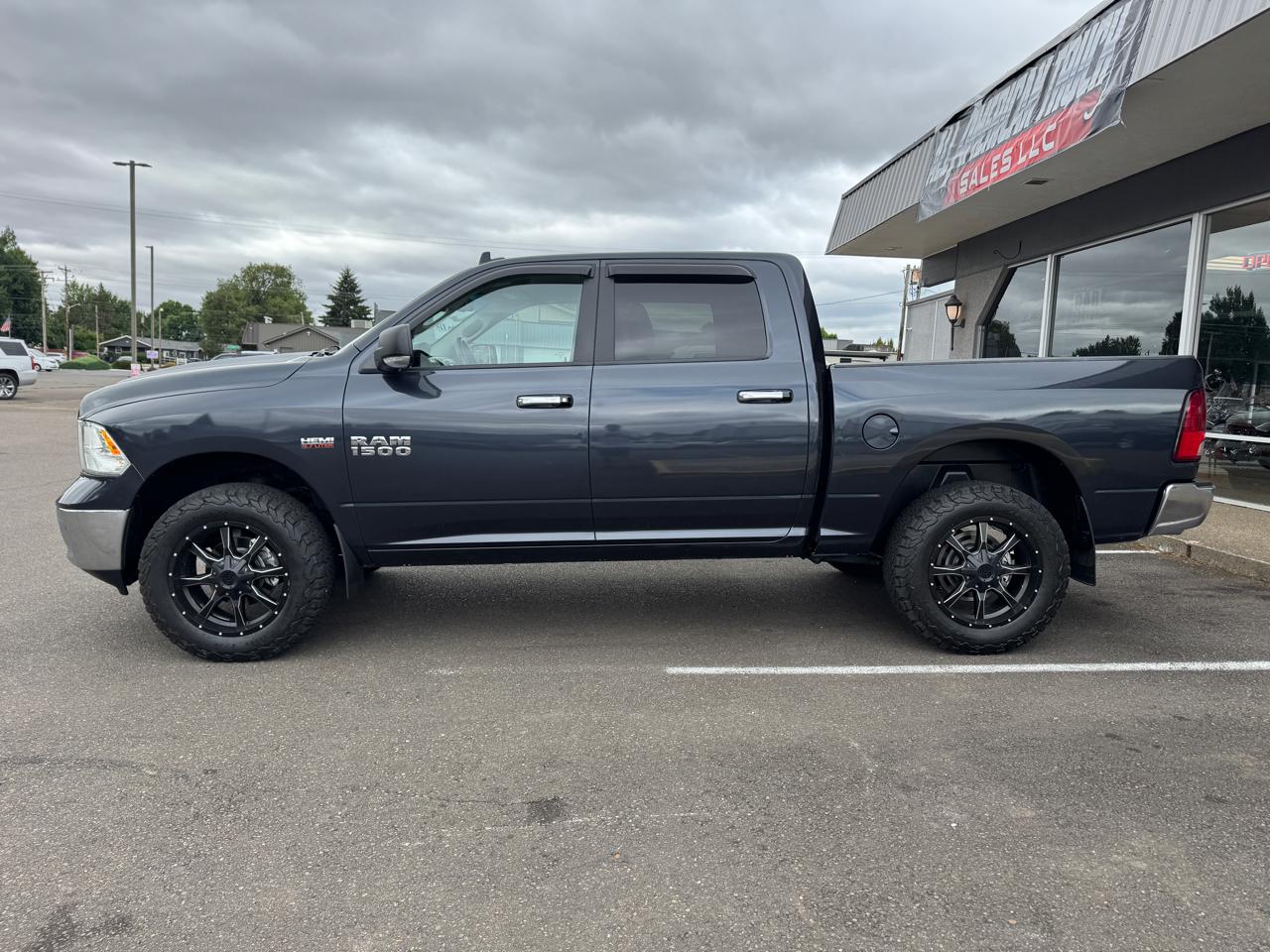 RAM 1500 SLT Crew Cab SWB 4WD 2015