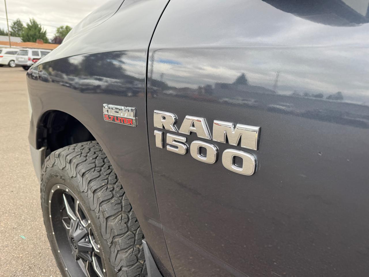 RAM 1500 SLT Crew Cab SWB 4WD 2015