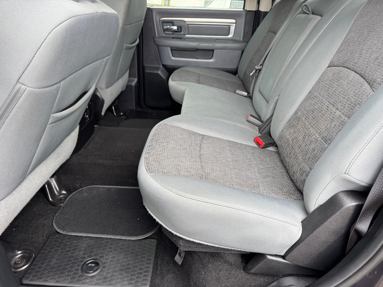 RAM 1500 SLT Crew Cab SWB 4WD 2015