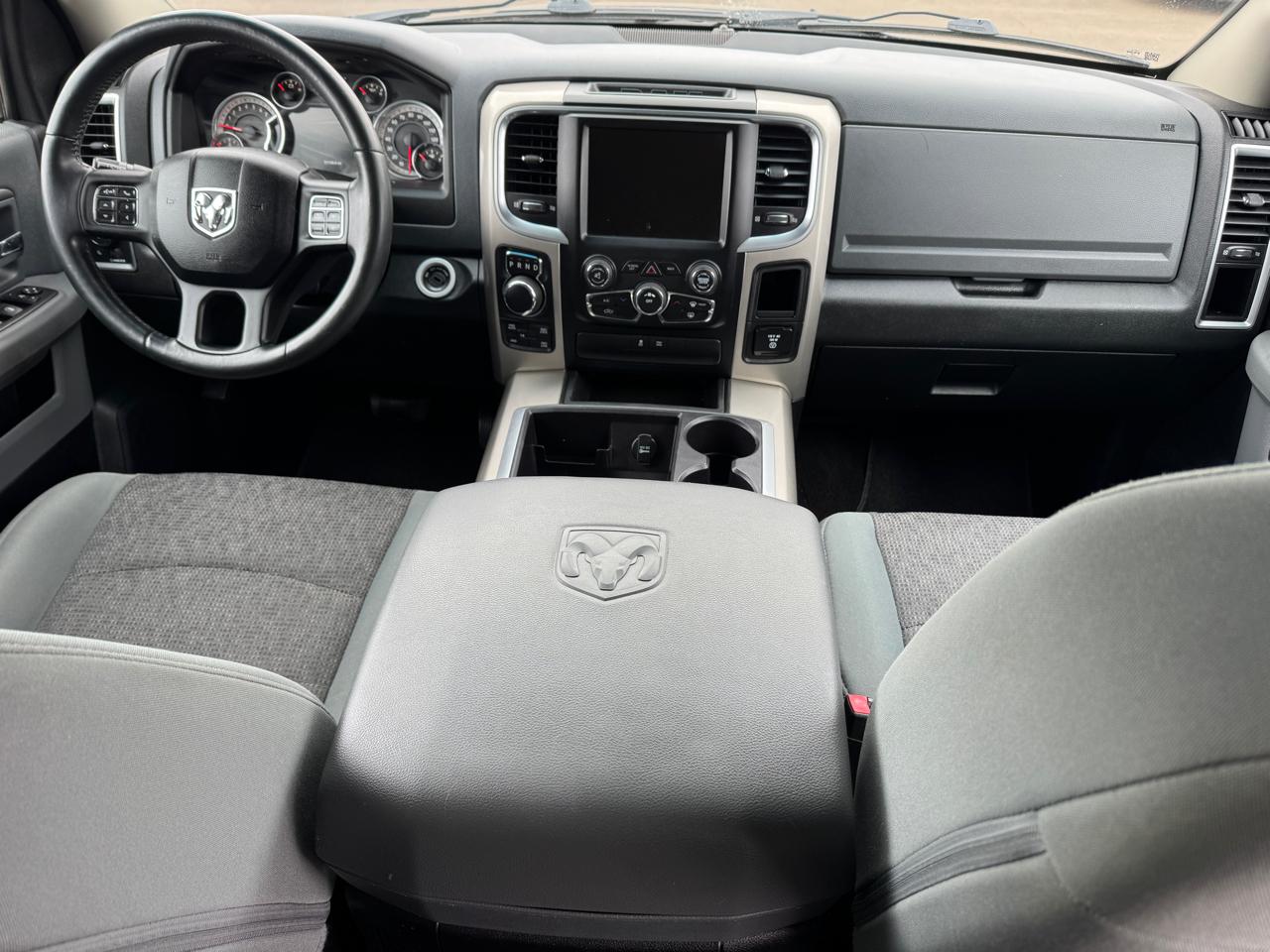 RAM 1500 SLT Crew Cab SWB 4WD 2015