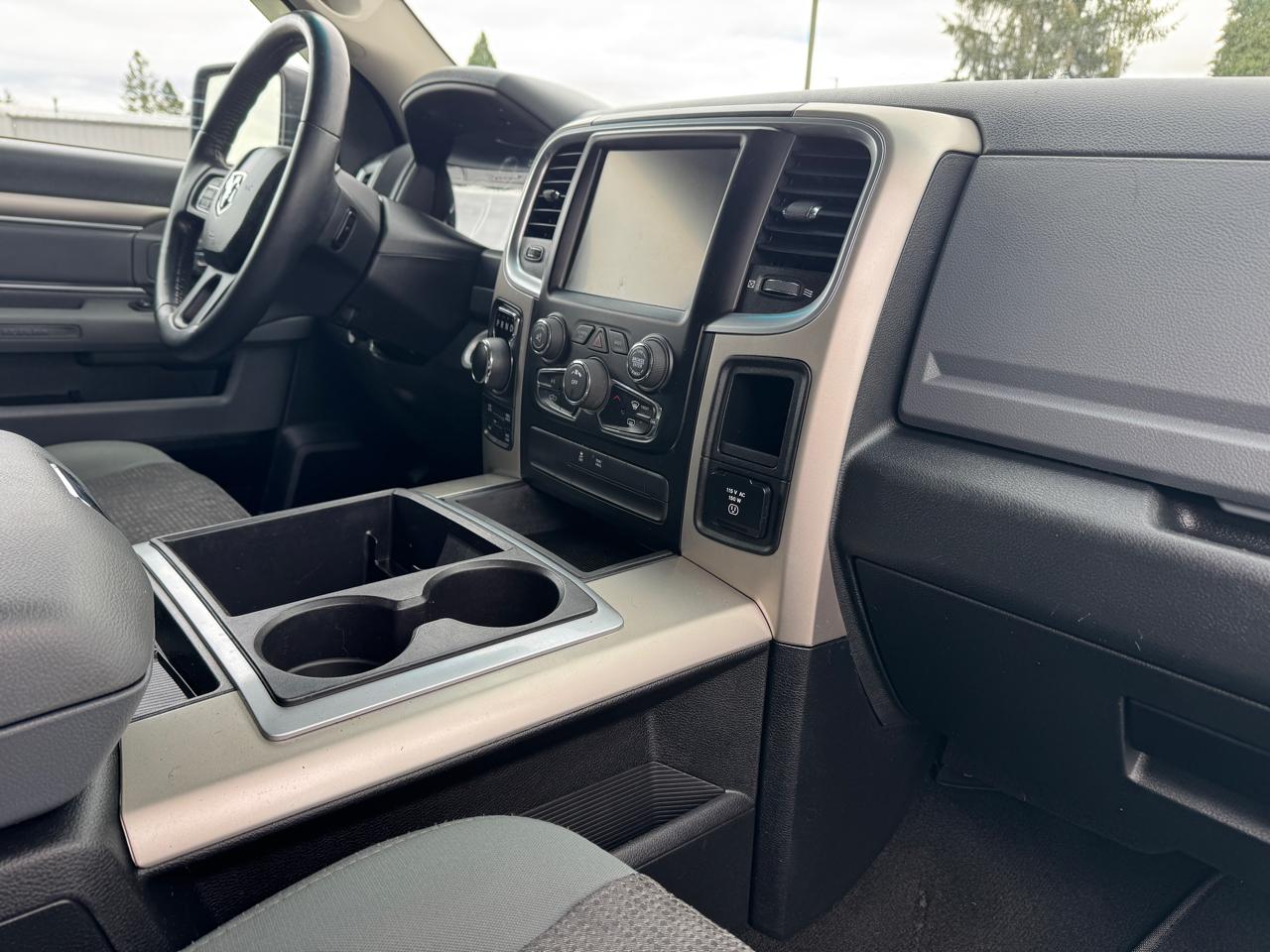 RAM 1500 SLT Crew Cab SWB 4WD 2015