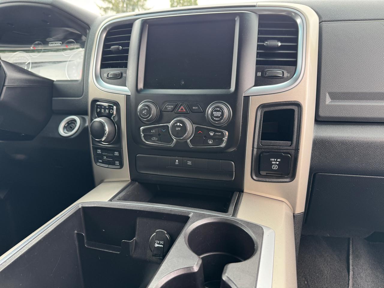 RAM 1500 SLT Crew Cab SWB 4WD 2015