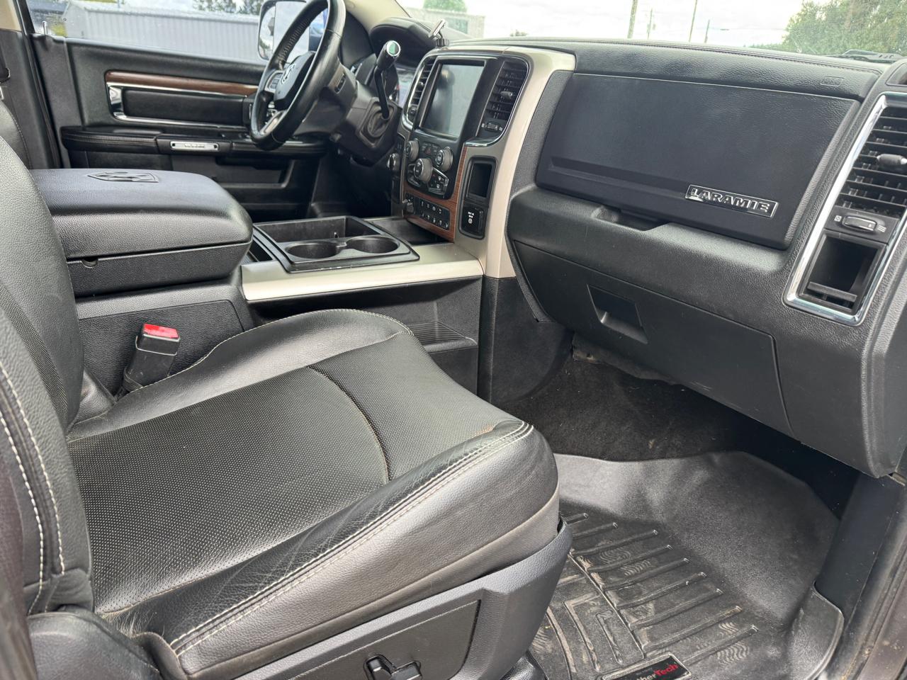 RAM 3500 Laramie Crew Cab LWB 4WD DRW 2015