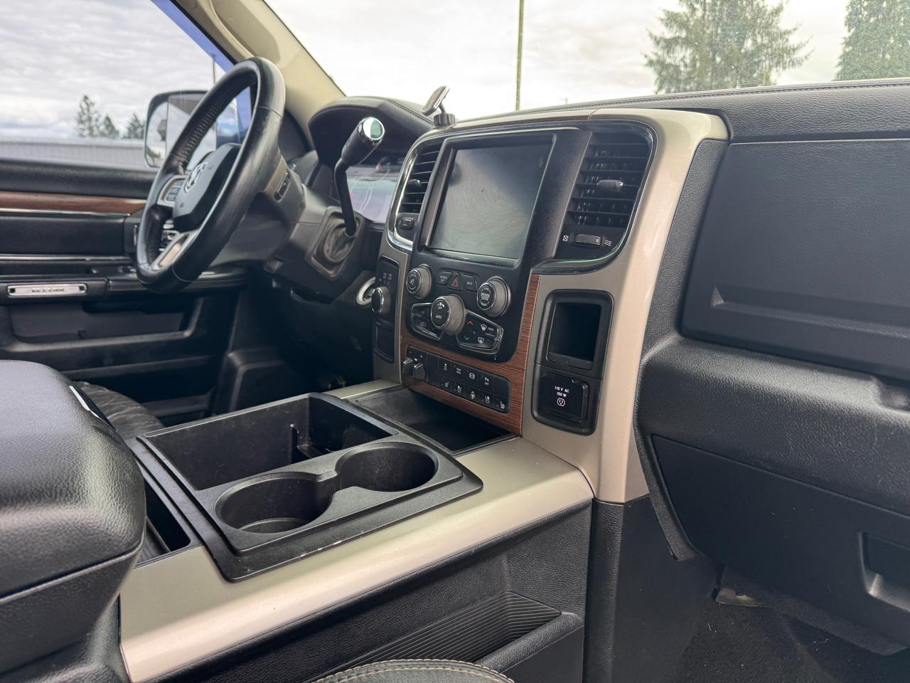 RAM 3500 Laramie Crew Cab LWB 4WD DRW 2015