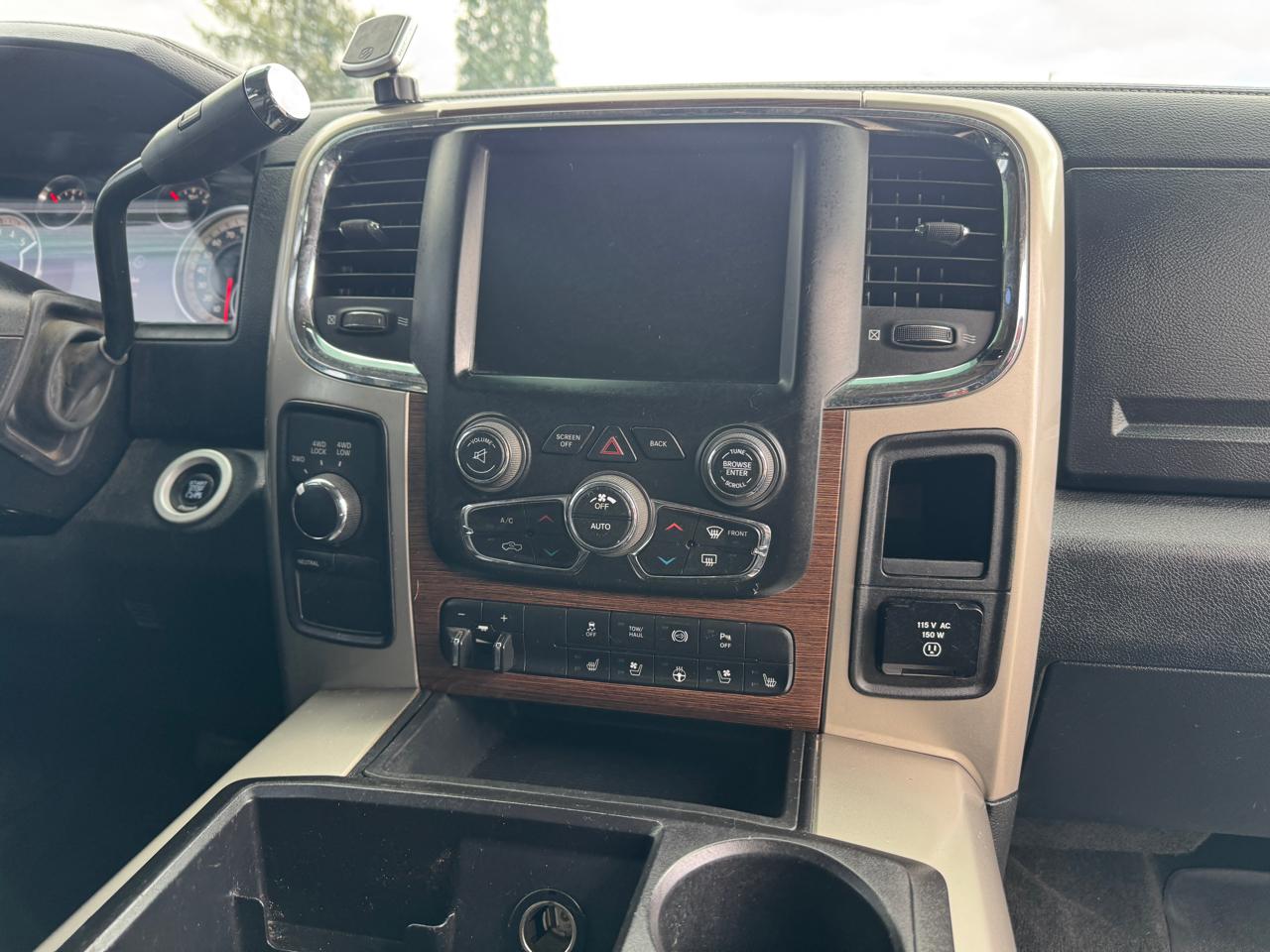 RAM 3500 Laramie Crew Cab LWB 4WD DRW 2015