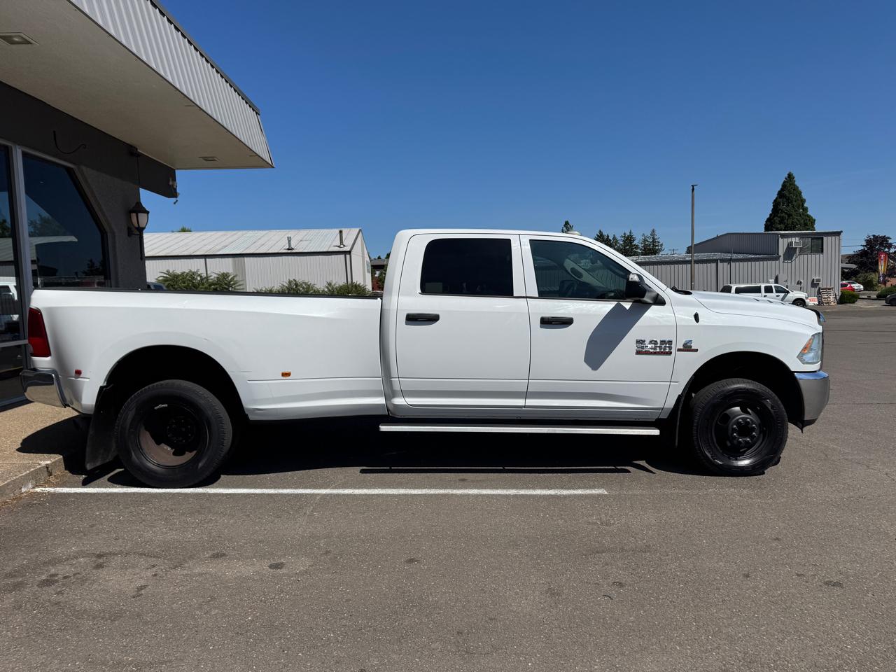 RAM 3500 Tradesman Crew Cab 4WD DRW 2016