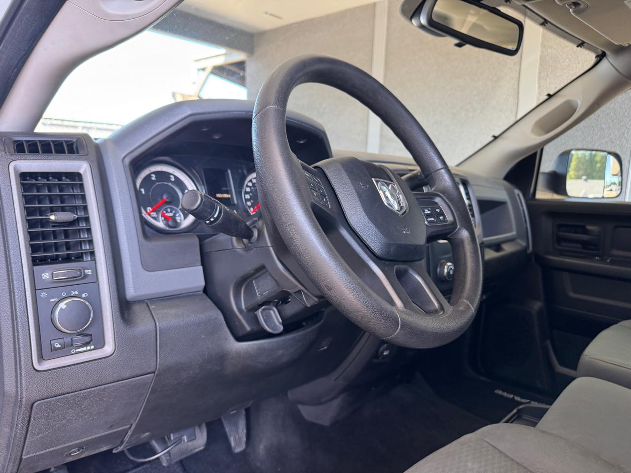 RAM 3500 Tradesman Crew Cab 4WD DRW 2016