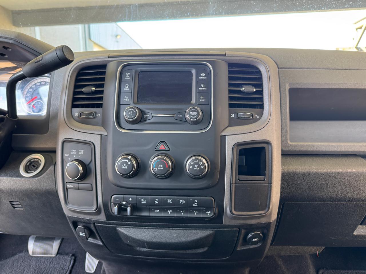 RAM 3500 Tradesman Crew Cab 4WD DRW 2016