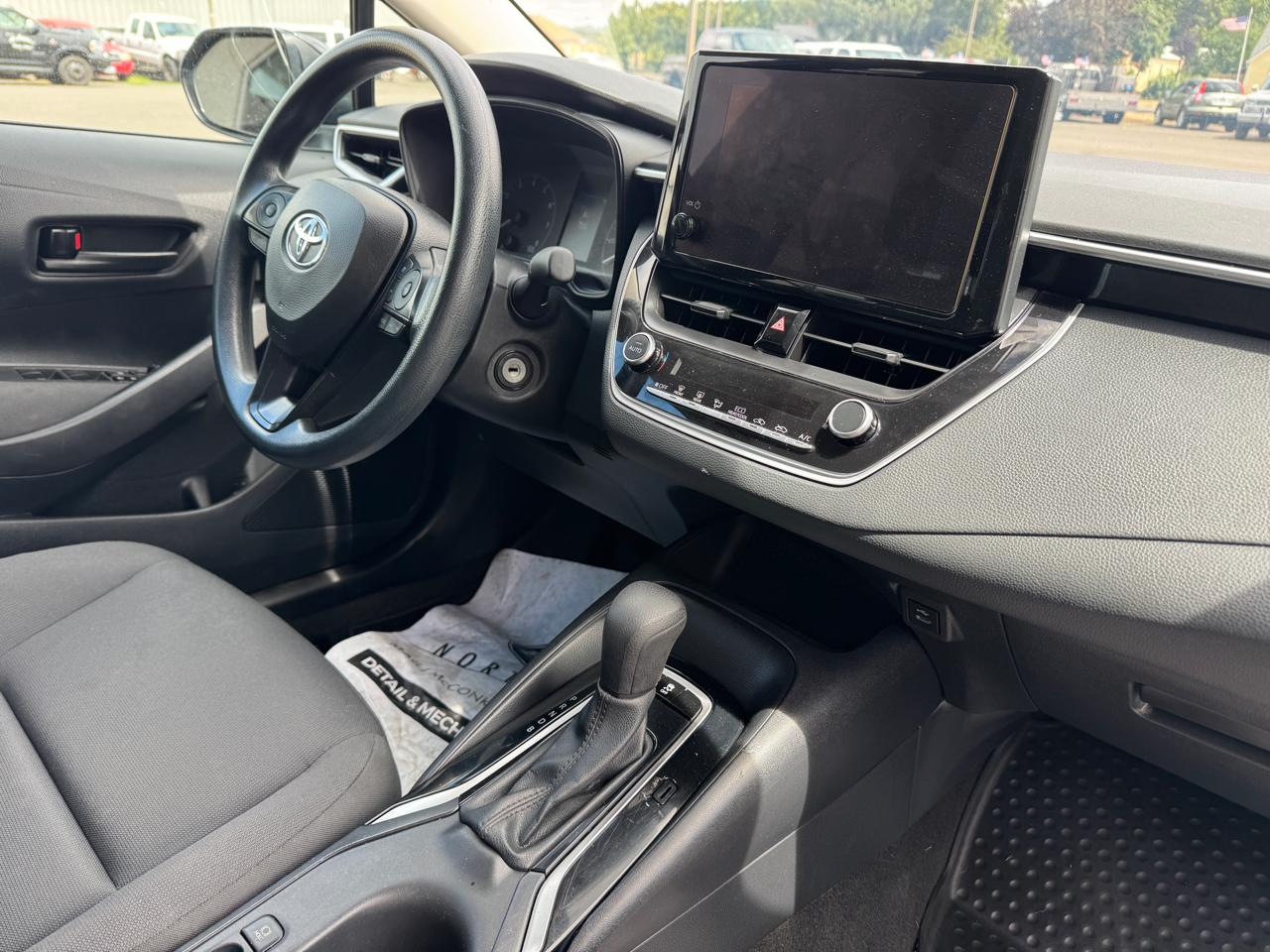 2024 Toyota Corolla LE - Photo 16