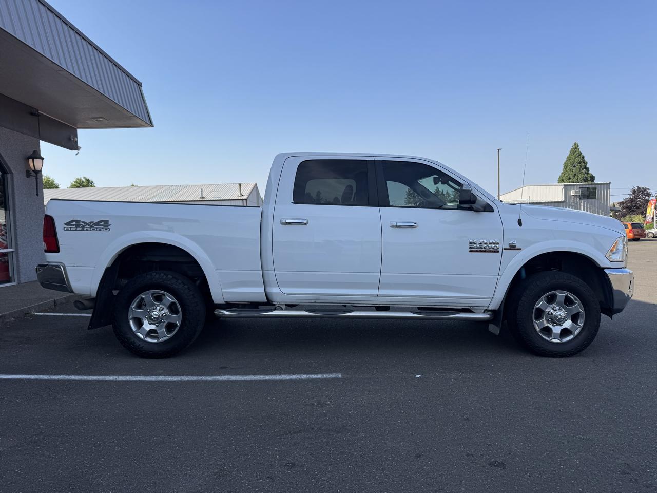 RAM 2500 SLT Crew Cab SWB 4WD 2017