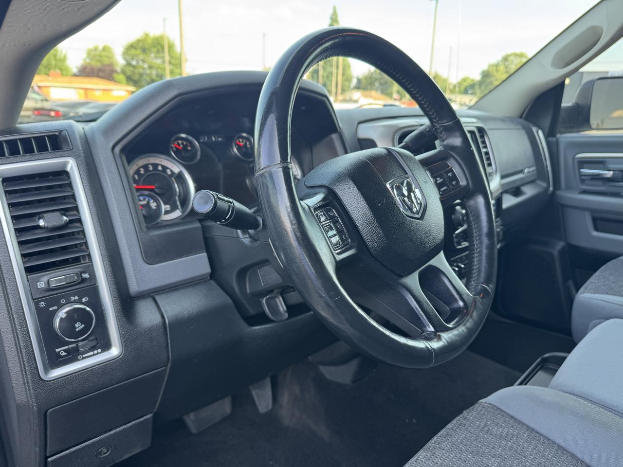 RAM 2500 SLT Crew Cab SWB 4WD 2017
