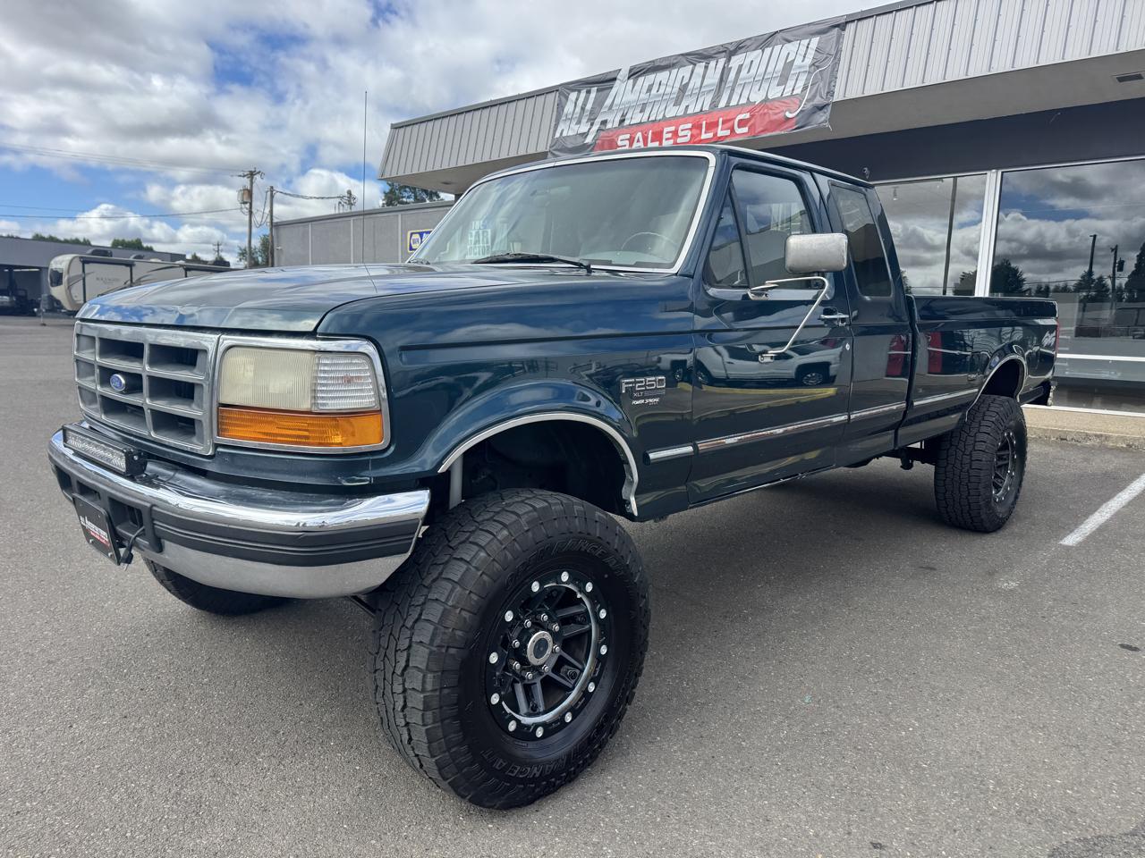 Ford F-250 XL SuperCab Long Bed 4WD 1996
