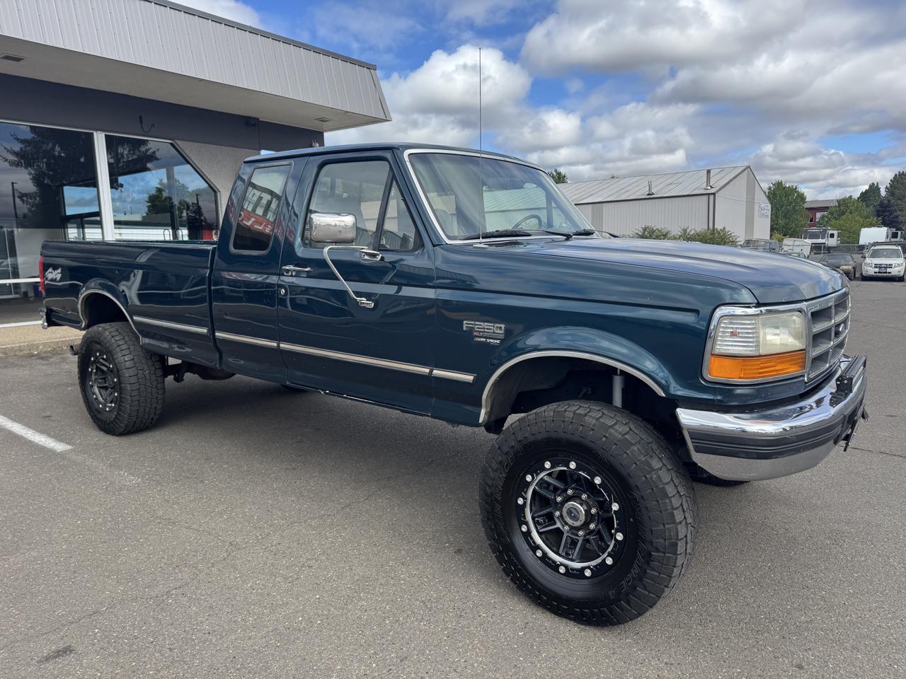 Ford F-250 XL SuperCab Long Bed 4WD 1996