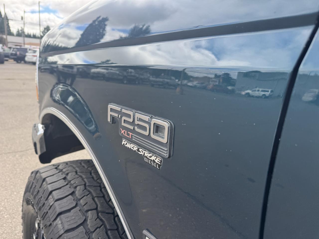 Ford F-250 XL SuperCab Long Bed 4WD 1996