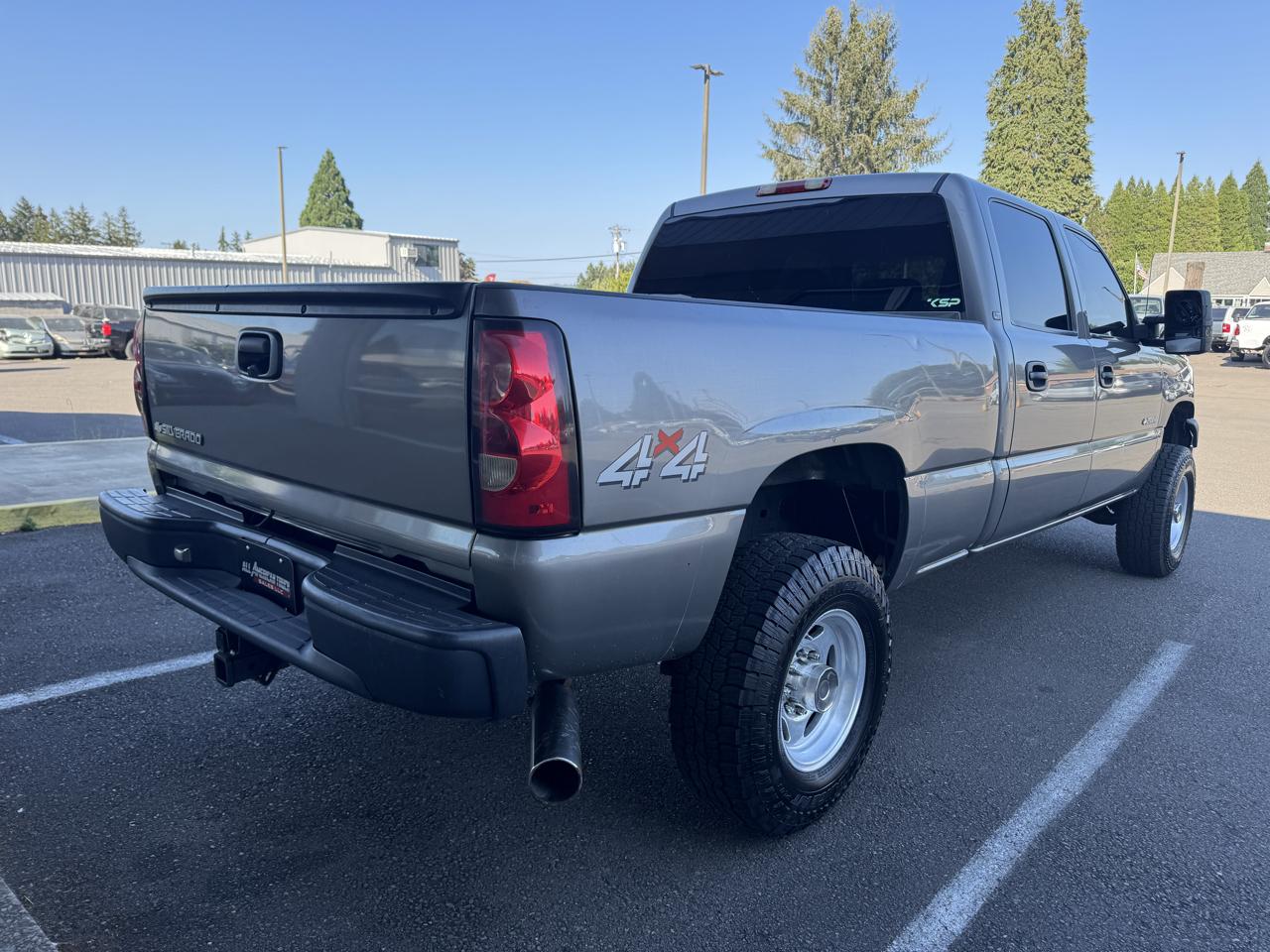 Chevrolet Silverado 2500HD Work Truck Crew Cab Long Bed 4WD 2006