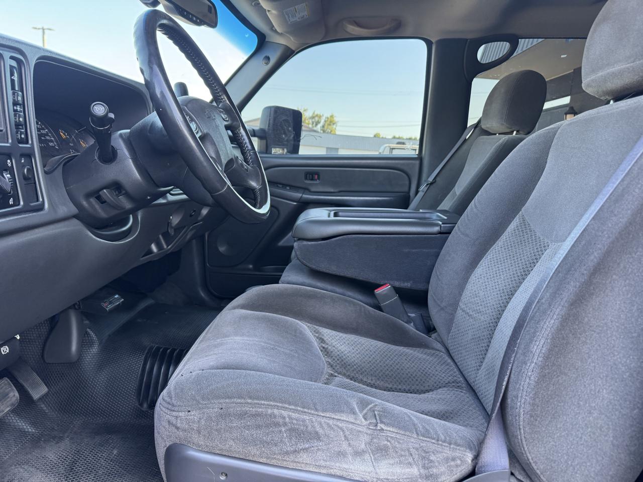 Chevrolet Silverado 2500HD Work Truck Crew Cab Long Bed 4WD 2006