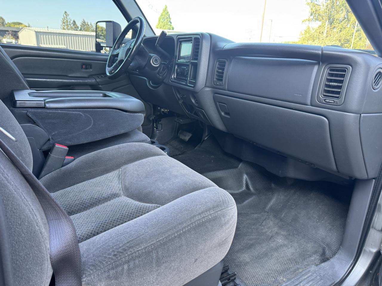Chevrolet Silverado 2500HD Work Truck Crew Cab Long Bed 4WD 2006