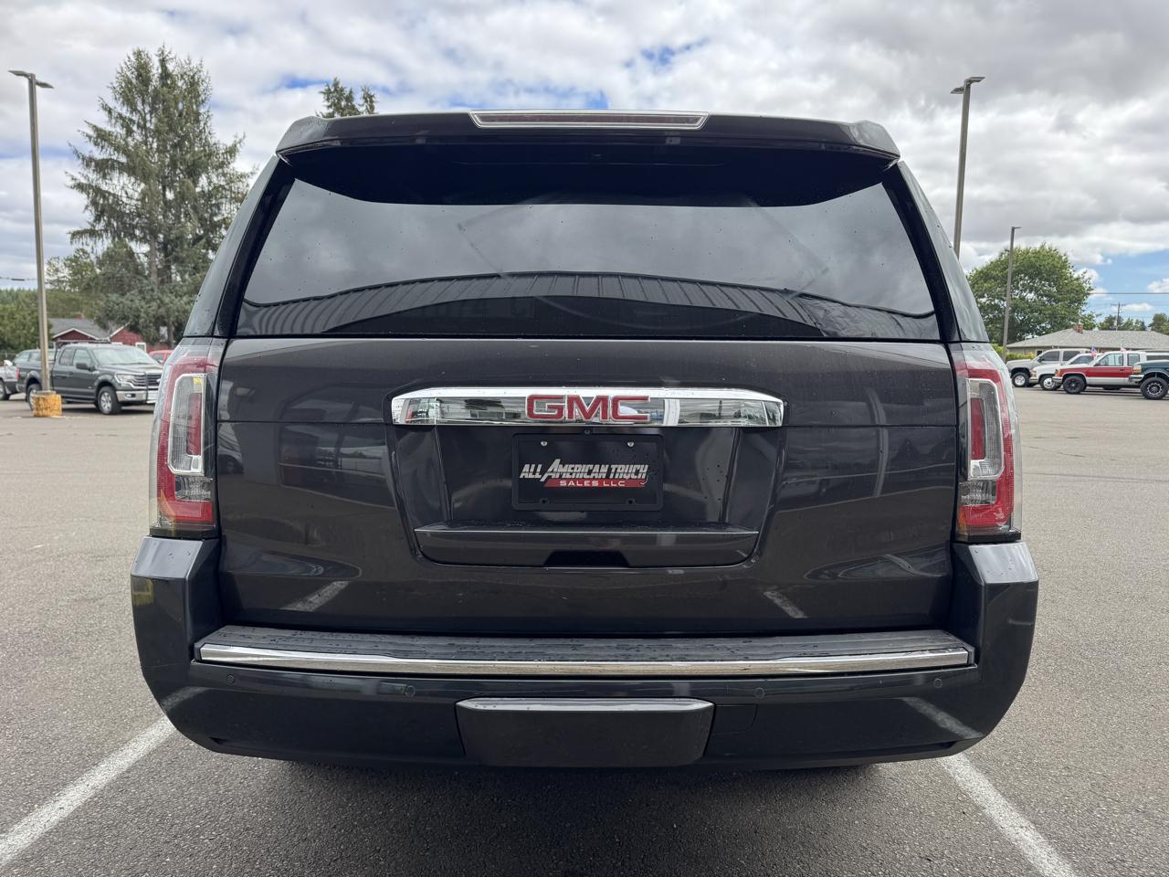 GMC Yukon Denali XL 4WD 2015