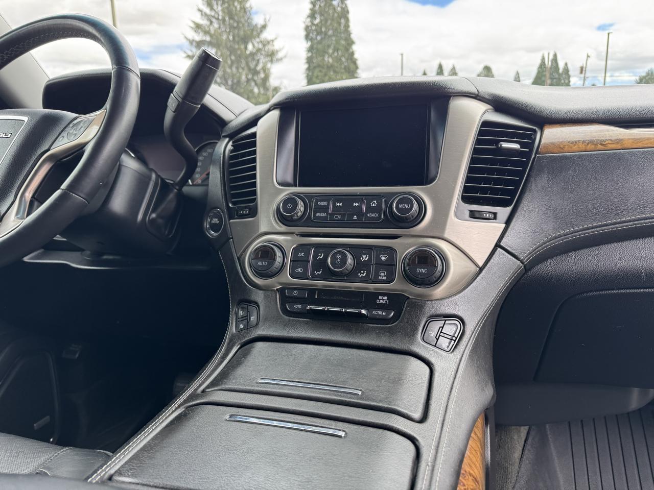 GMC Yukon Denali XL 4WD 2015