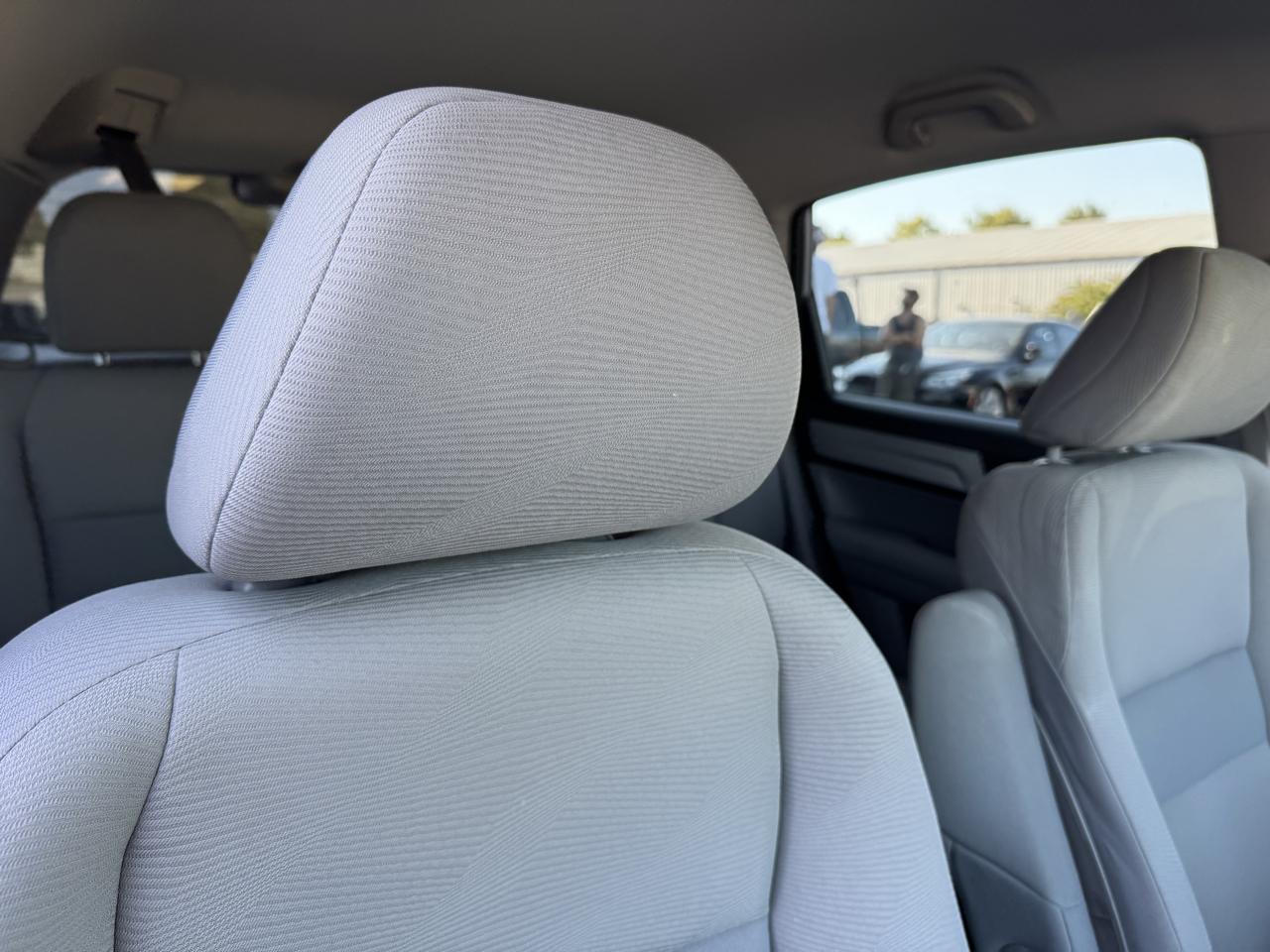 Honda CR-V LX 4WD 5-Speed AT 2011