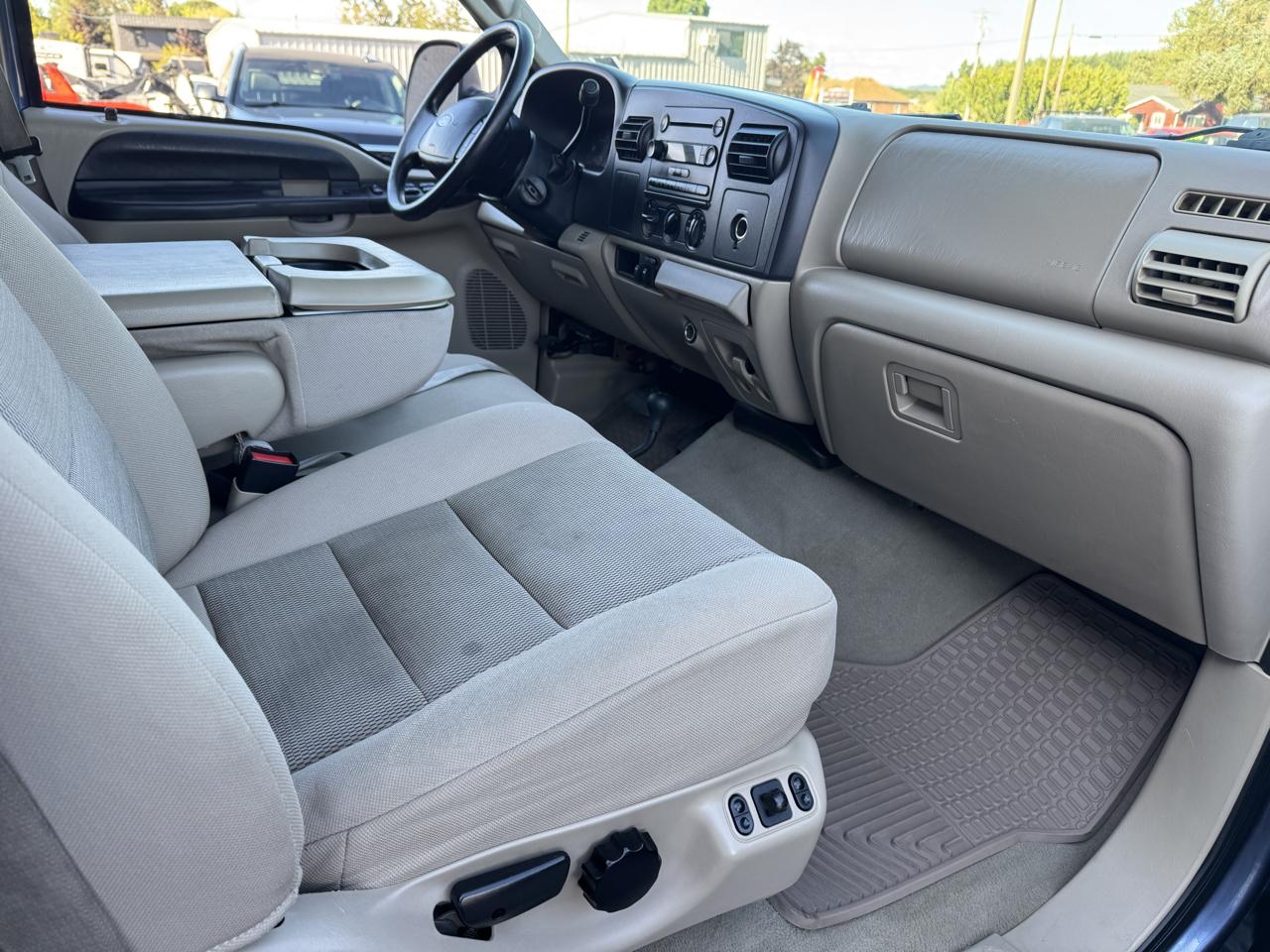 Ford F-350 SD Lariat Crew Cab 4WD 2005
