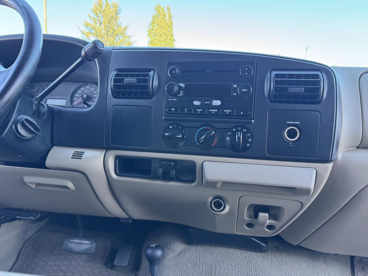 Ford F-350 SD Lariat Crew Cab 4WD 2005