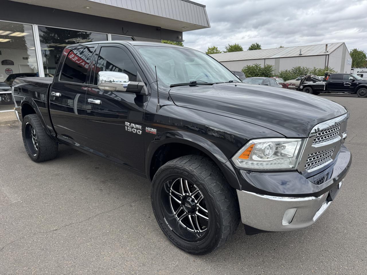 RAM 1500 Laramie Crew Cab SWB 4WD 2016