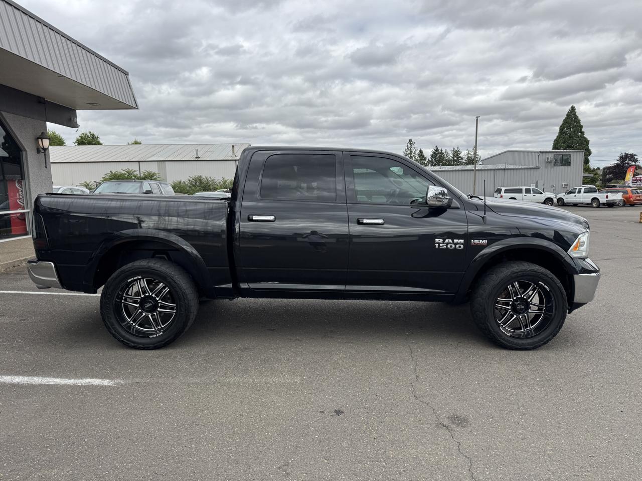 RAM 1500 Laramie Crew Cab SWB 4WD 2016
