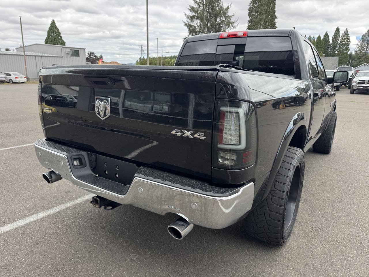 RAM 1500 Laramie Crew Cab SWB 4WD 2016