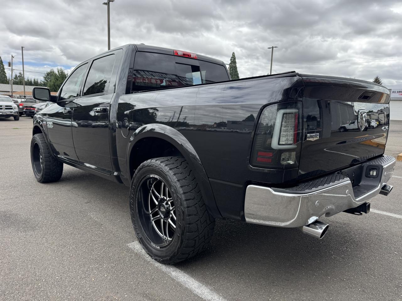 RAM 1500 Laramie Crew Cab SWB 4WD 2016