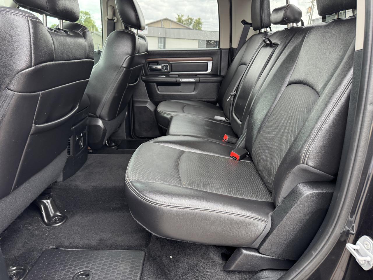RAM 1500 Laramie Crew Cab SWB 4WD 2016