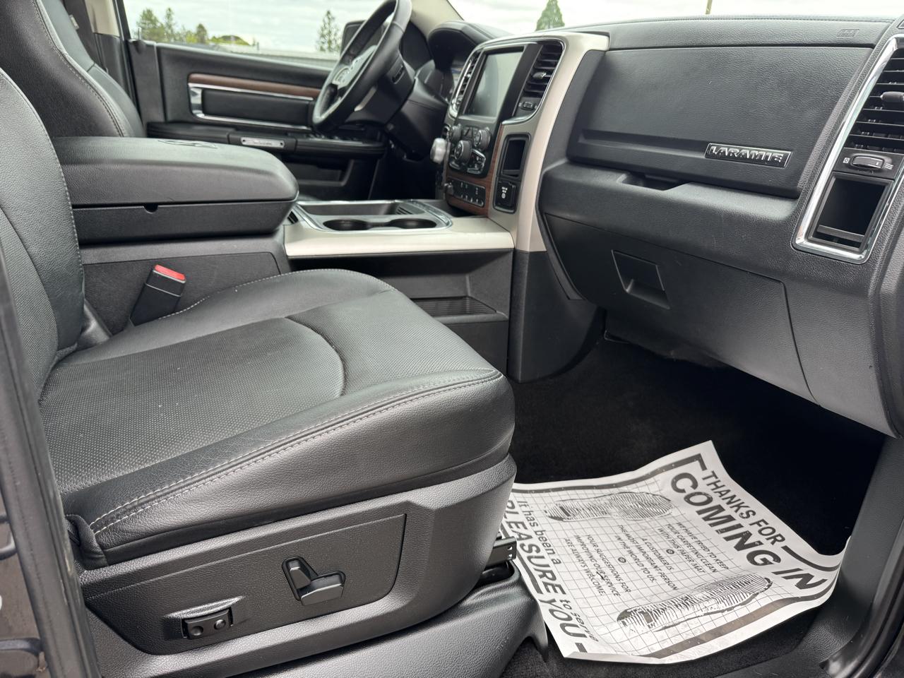 RAM 1500 Laramie Crew Cab SWB 4WD 2016