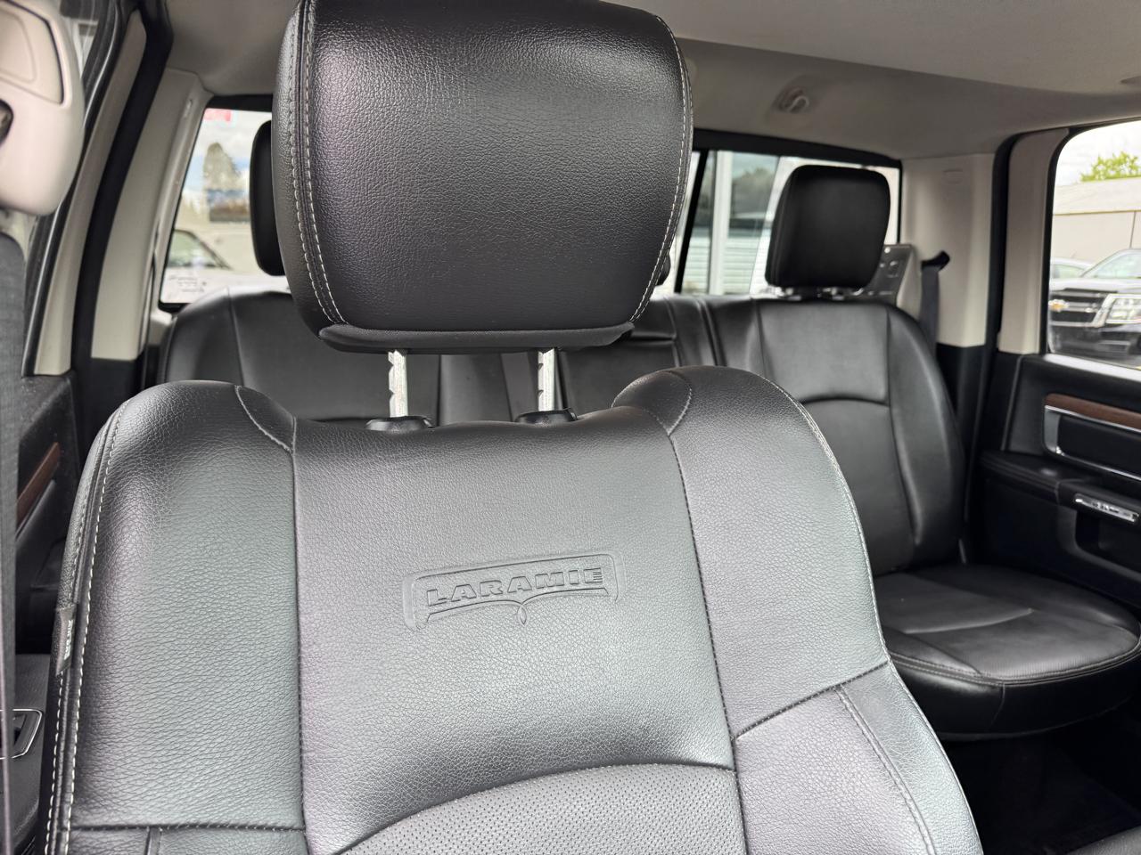 RAM 1500 Laramie Crew Cab SWB 4WD 2016