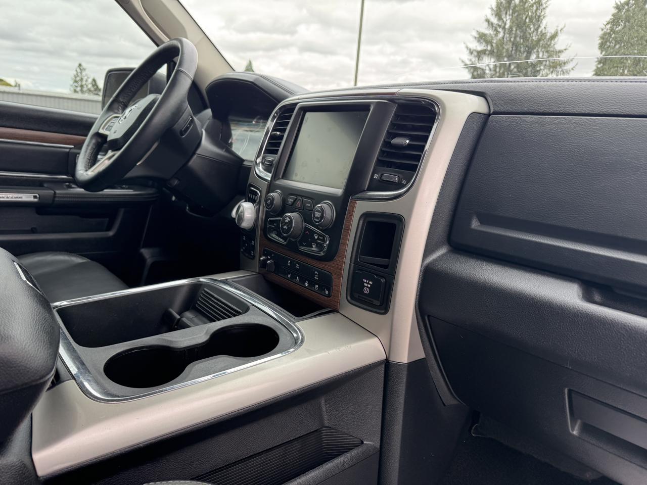 RAM 1500 Laramie Crew Cab SWB 4WD 2016