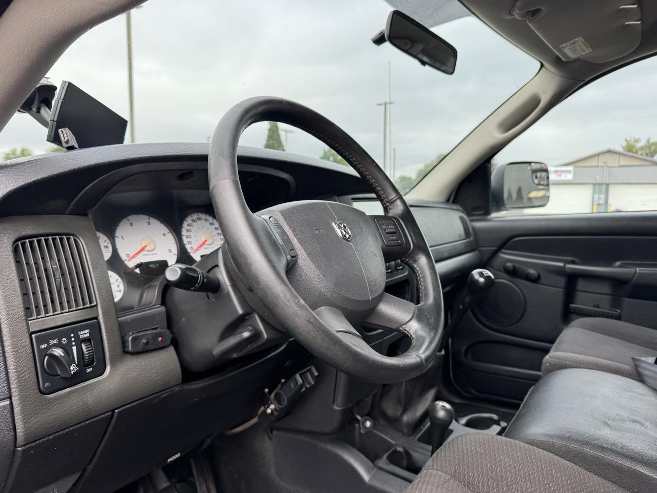 Dodge Ram 2500 SLT Quad Cab SWB 4WD 2004
